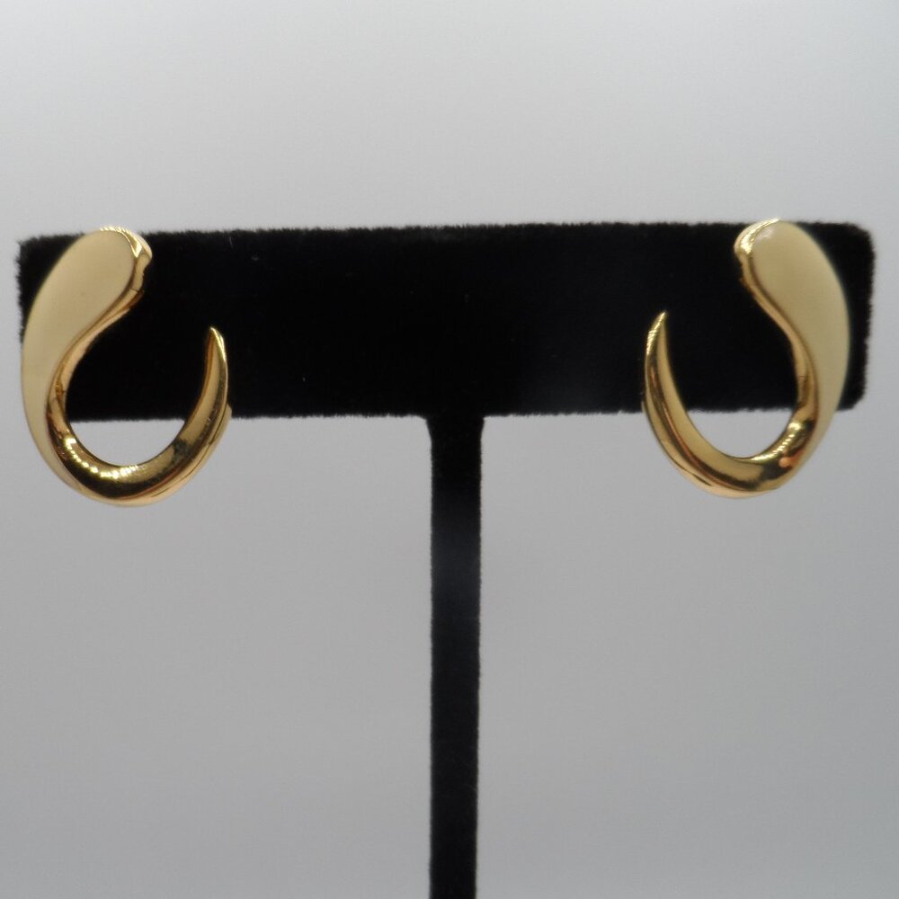 Monet Pierced Earrings Goldtone Swirls w/Beige Enamel - Picture 5 of 8